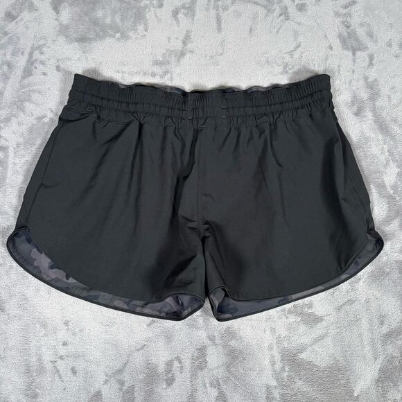 Zyia Active Reversible Camo Shorts Women’s Size Large – Performance Athletic Gym - Picture 6 of 8